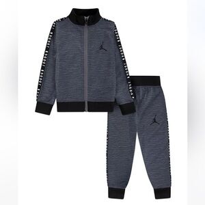 Boys Jordan track suit, size 7 NWT